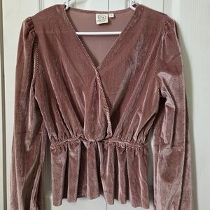 Chic Velvet Wrap Blouse in Dusty Pink